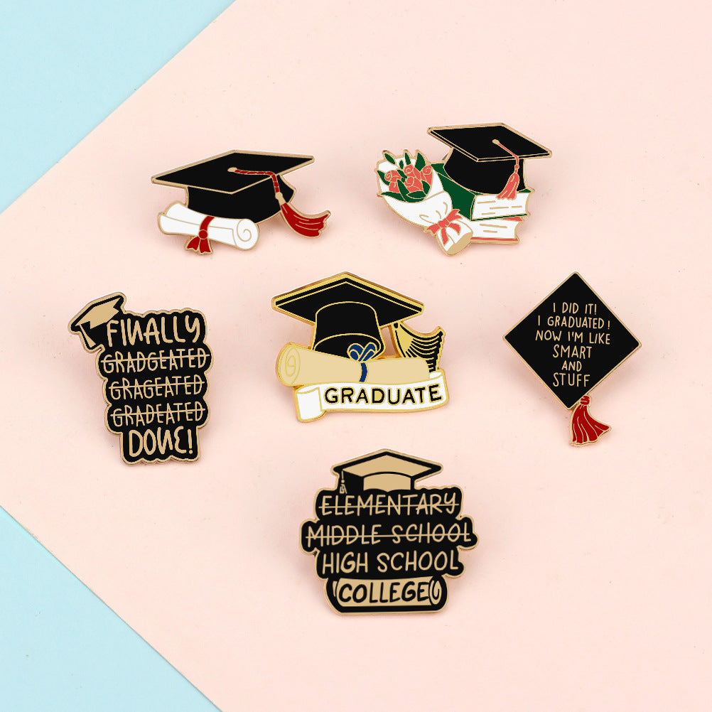 Graduation Senior Metal Pins Commemorative badges, badges, school emblems, geometric bachelor's hats, brooches