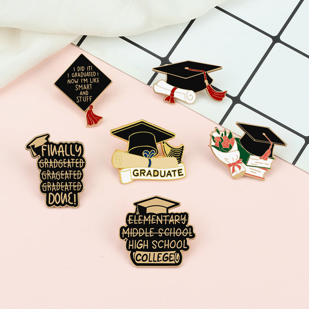 Graduation Senior Metal Pins Commemorative badges, badges, school emblems, geometric bachelor's hats, brooches
