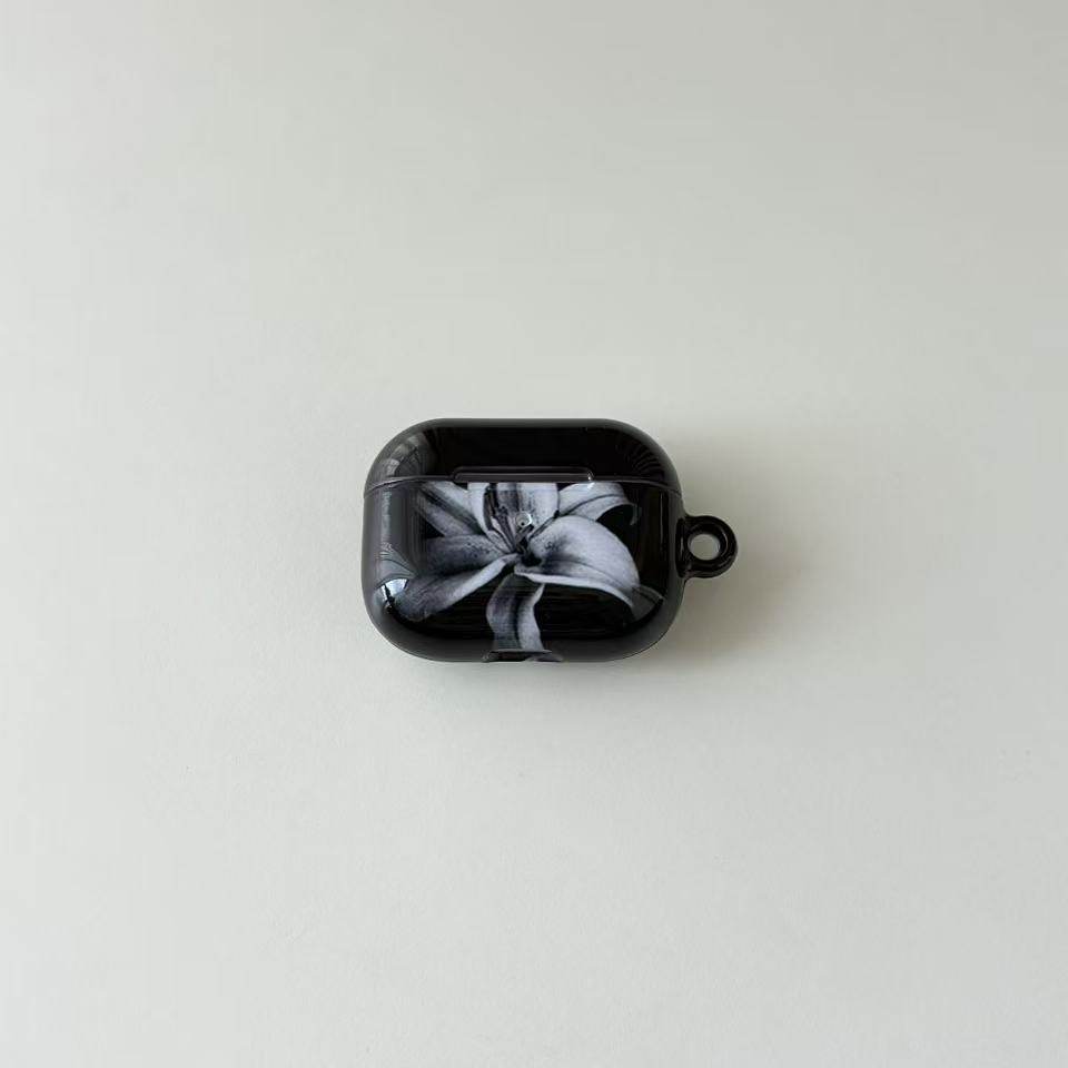 Black & White Lily Airpods Case